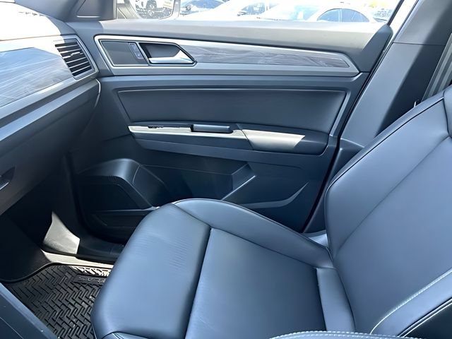 Used 2020 Volkswagen Atlas Cross Sport SE w/ Towing Package AWD/4WD image 37