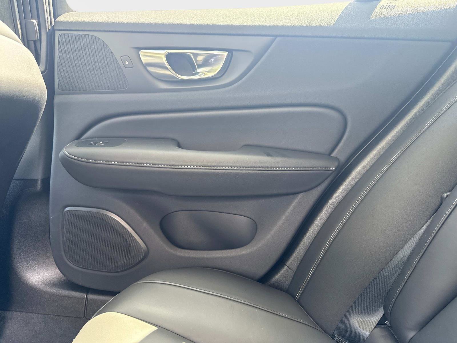 Used 2025 Volvo V60 B5 Cross Country Ultra w/ Climate Package image 15