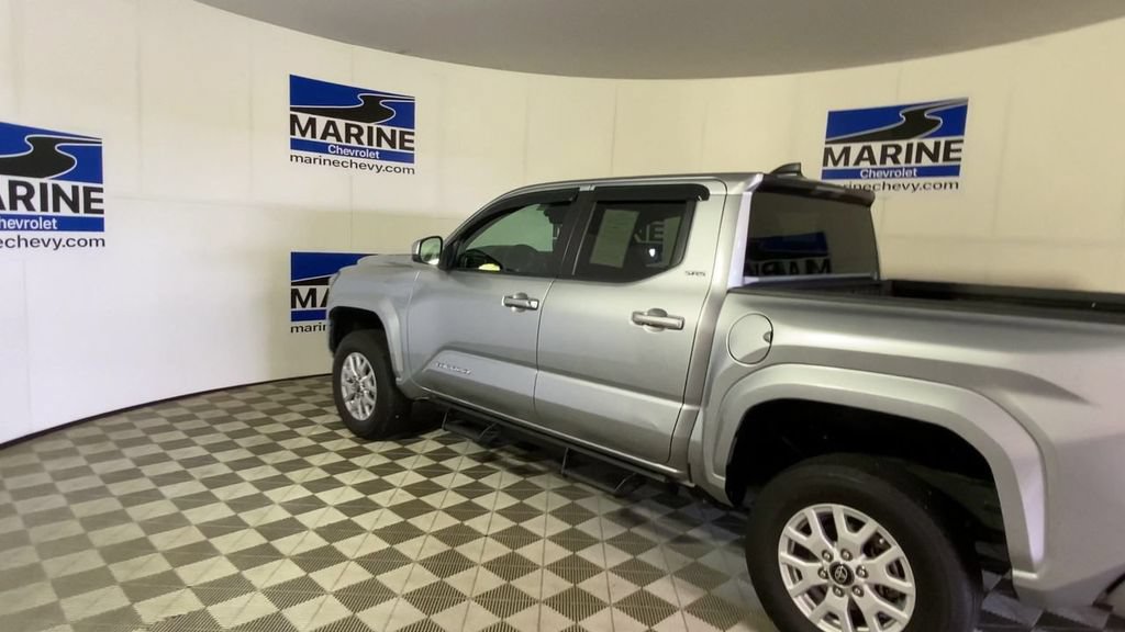 Used 2024 Toyota Tacoma SR5 AWD/4WD image 8