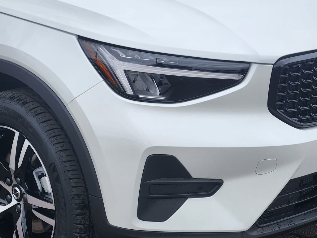 New 2026 Volvo XC40 B5 Core w/ Climate Package image 27
