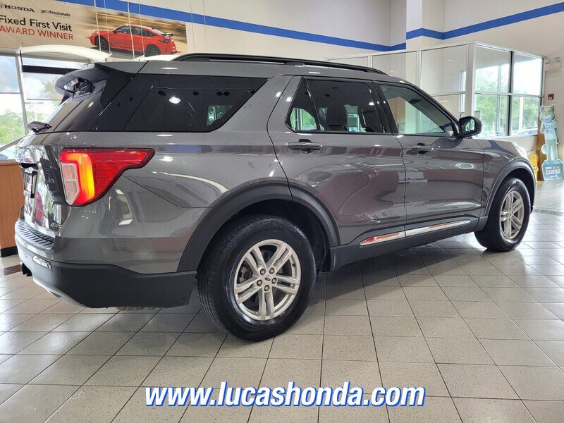 Used 2023 Ford Explorer XLT w/ Equipment Group 202A image 4