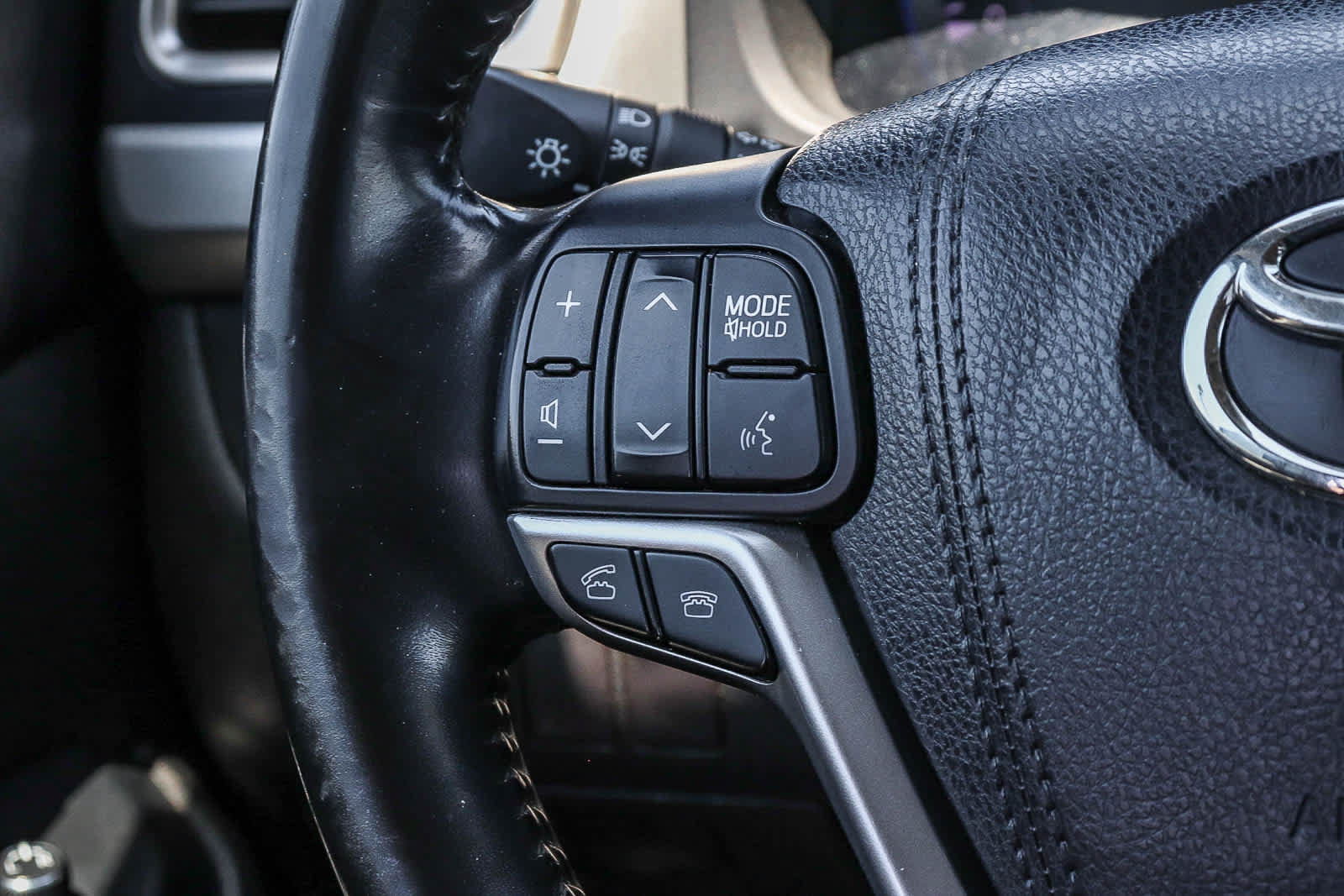 Used 2016 Toyota Highlander XLE FWD image 19
