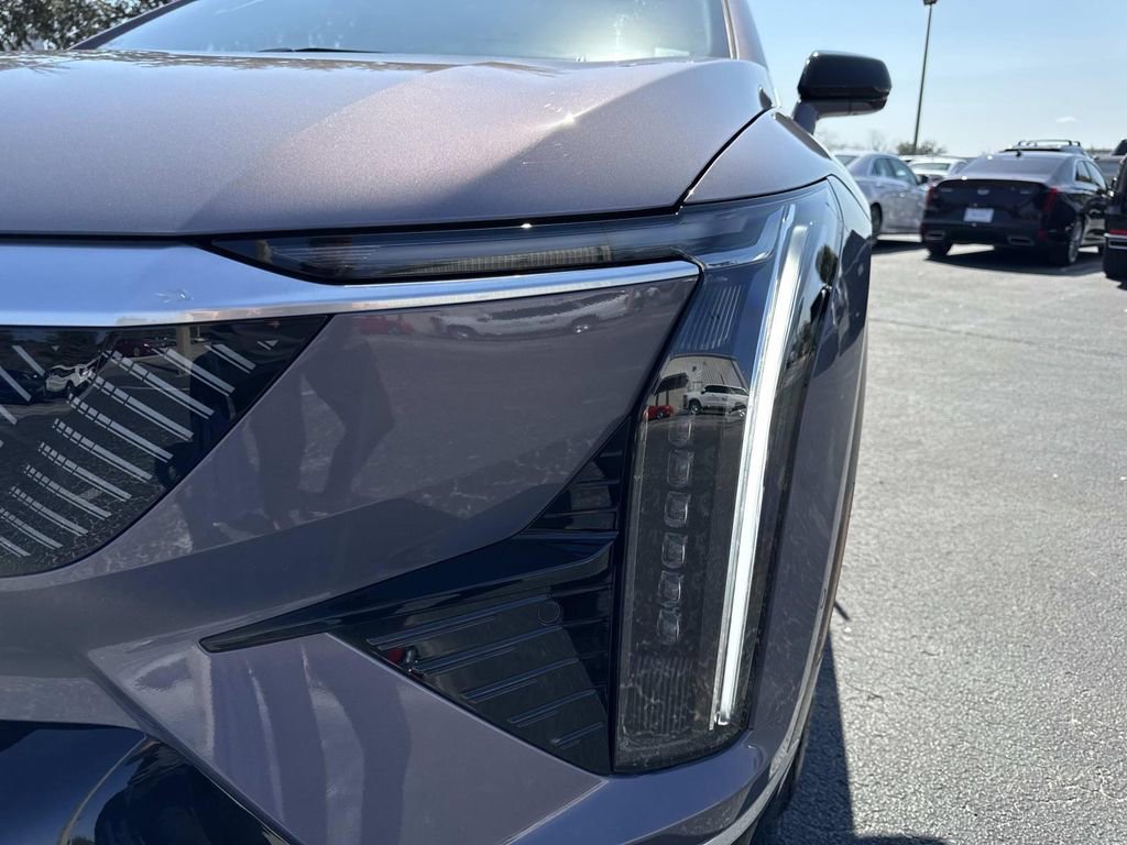New 2026 Cadillac Optiq Luxury 1 image 9