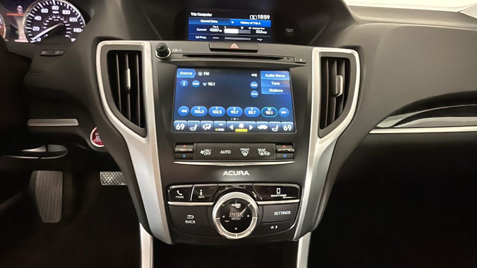 Used 2018 Acura TLX V6 SH-AWD image 25