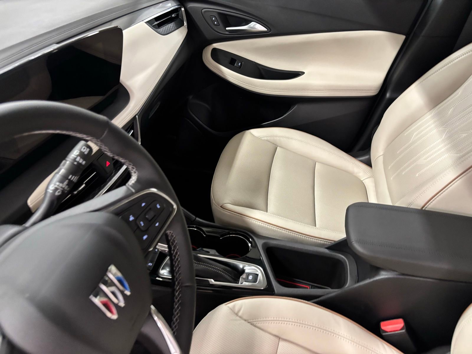Used 2026 Buick Encore GX Avenir w/ Avenir Convenience Package FWD image 17
