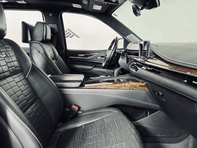 Used 2021 Cadillac Escalade Sport Platinum w/ Heavy-Duty Trailer Package image 19