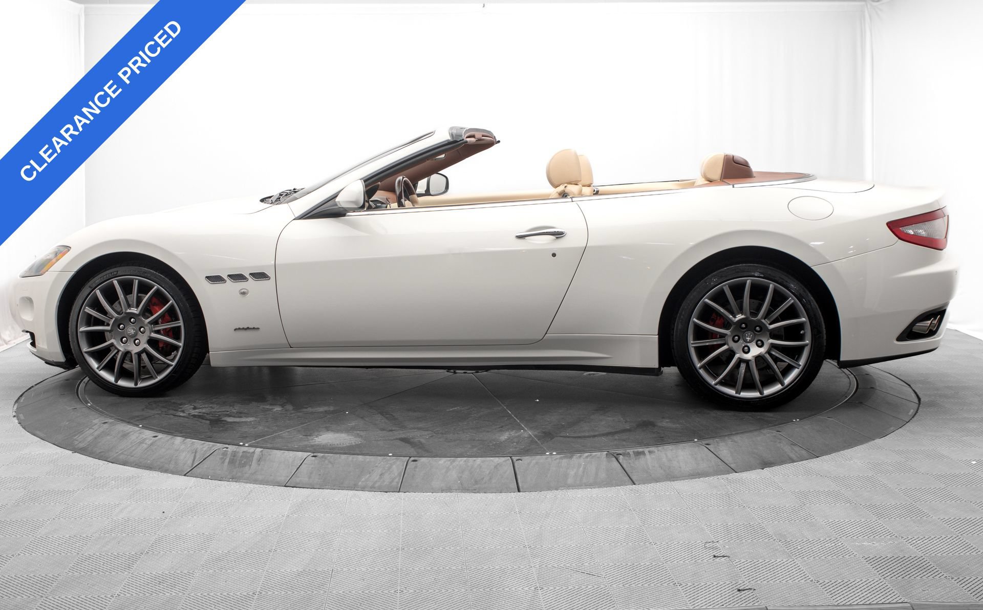 Used 2013 Maserati GranTurismo Convertible RWD image 6