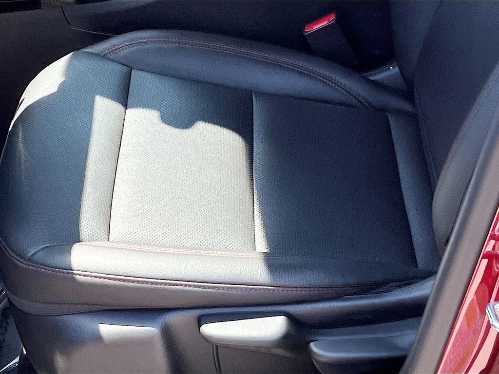 Used 2025 Chevrolet Trax RS w/ Sunroof Package FWD image 19