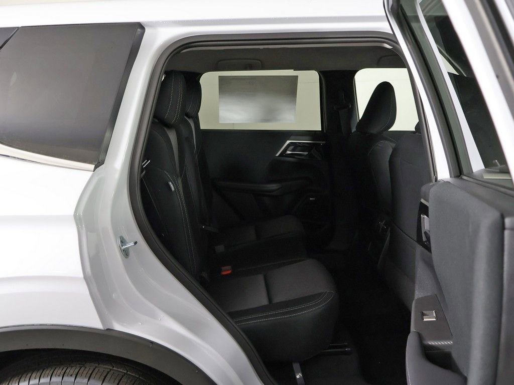 New 2026 Mitsubishi Outlander ES AWD/4WD image 32