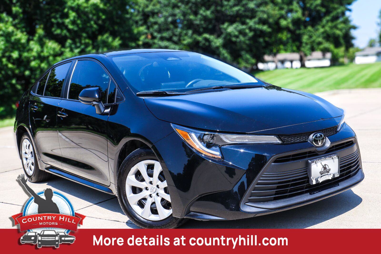 Used 2025 Toyota Corolla LE FWD image 1