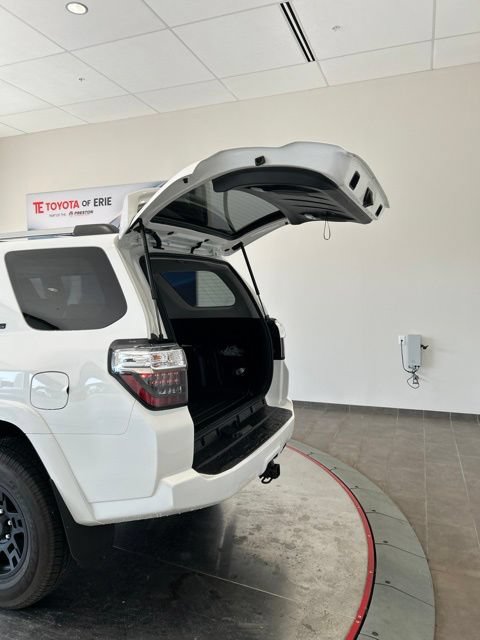 Used 2023 Toyota 4Runner SR5 Premium w/ Moonroof Package AWD/4WD image 8