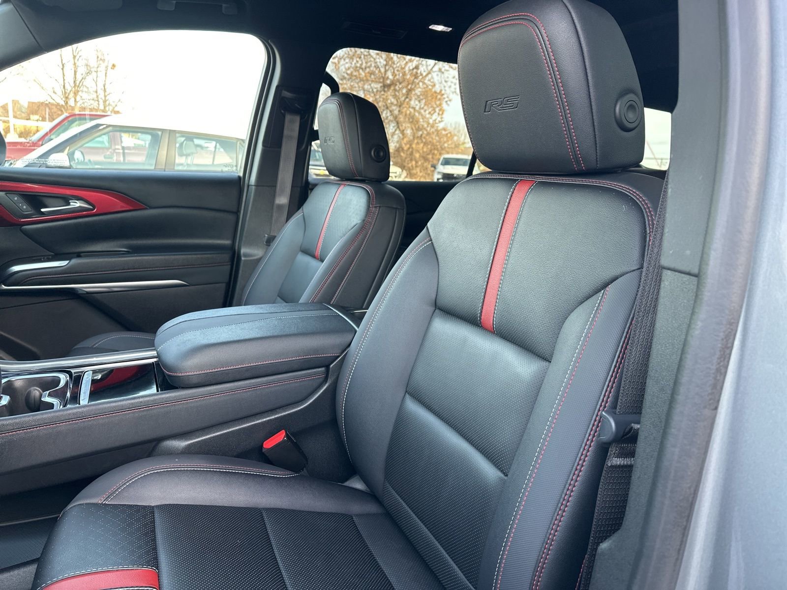Used 2024 Chevrolet Traverse RS AWD/4WD image 12