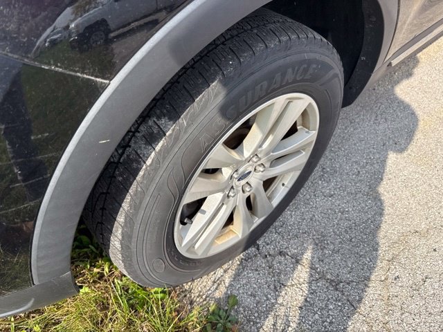 Used 2018 Ford Explorer XLT w/ Equipment Group 202A AWD/4WD image 10