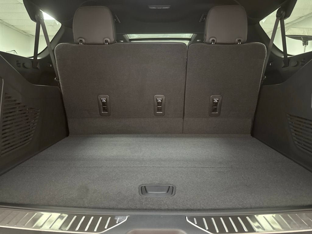 New 2026 Chevrolet Suburban RST w/ RST Capability Package AWD/4WD image 28