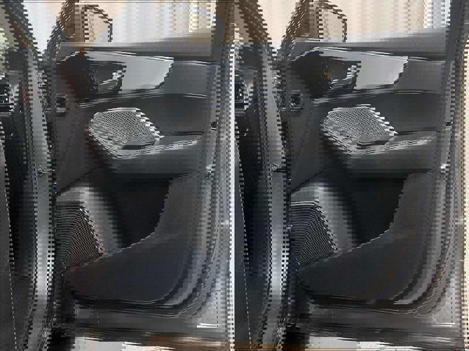 Used 2023 Acura MDX SH-AWD image 12