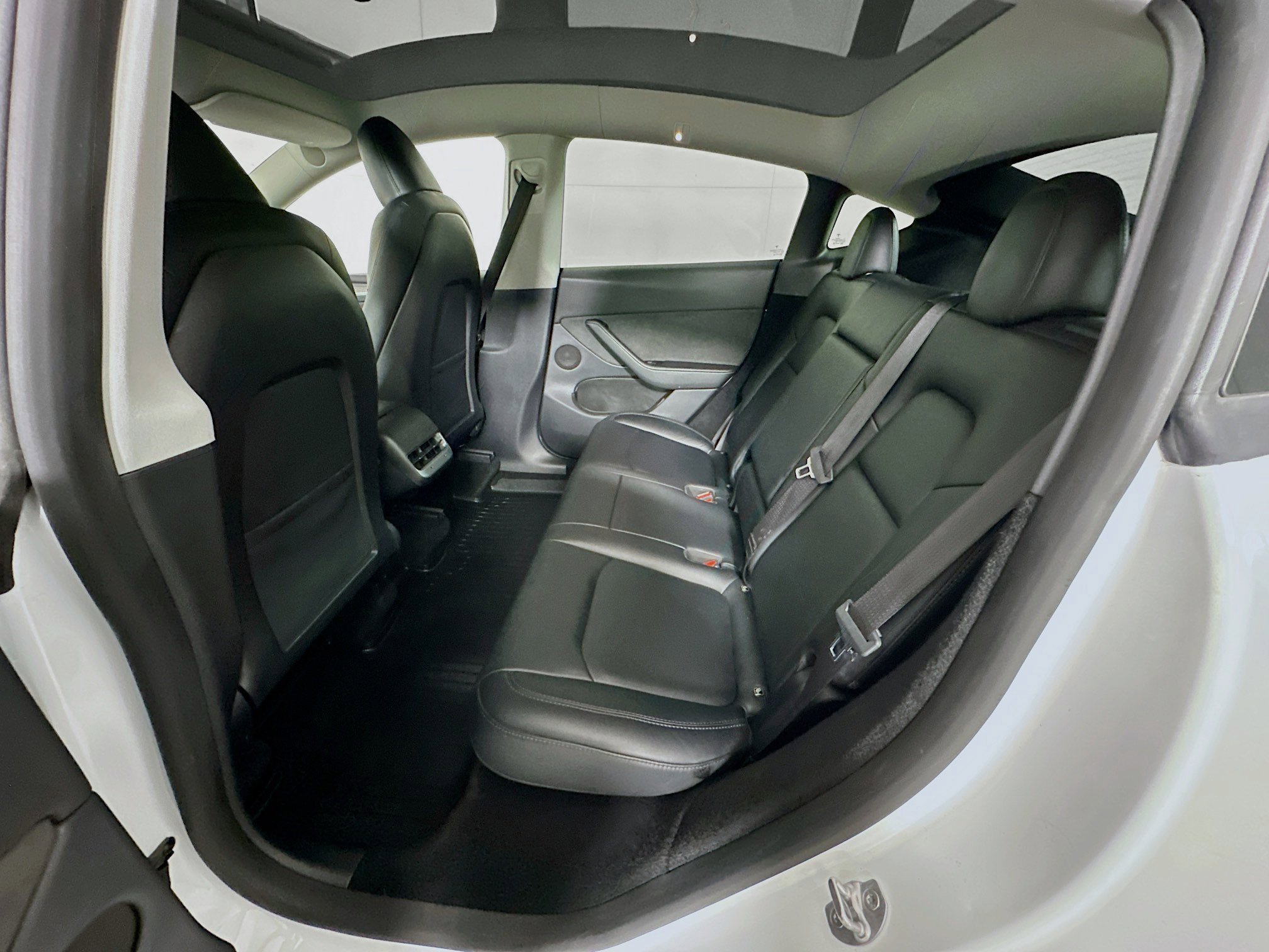 Used 2023 Tesla Model Y Long Range image 27