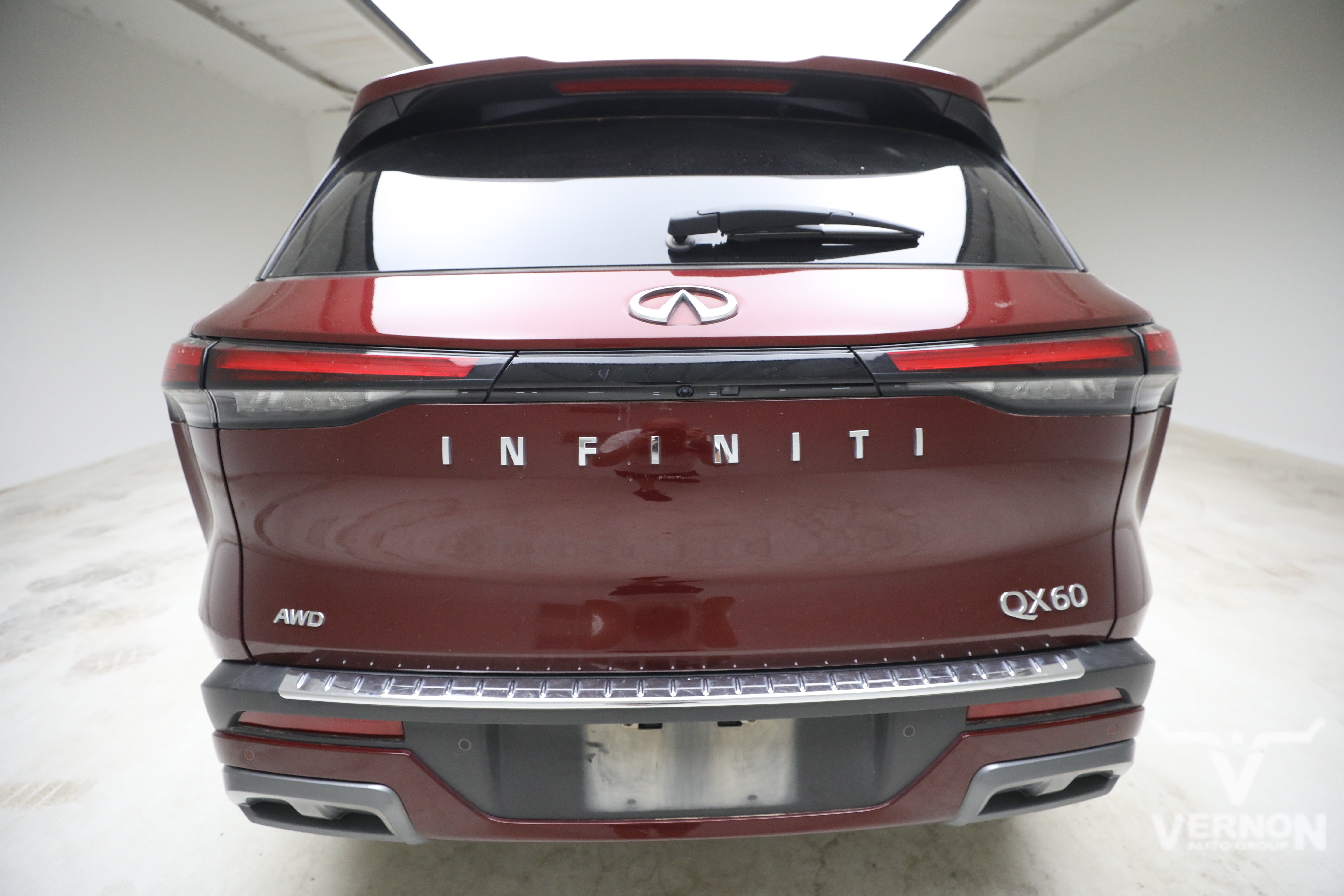 Used 2023 INFINITI QX60 Sensory w/ Cargo Package AWD/4WD image 3