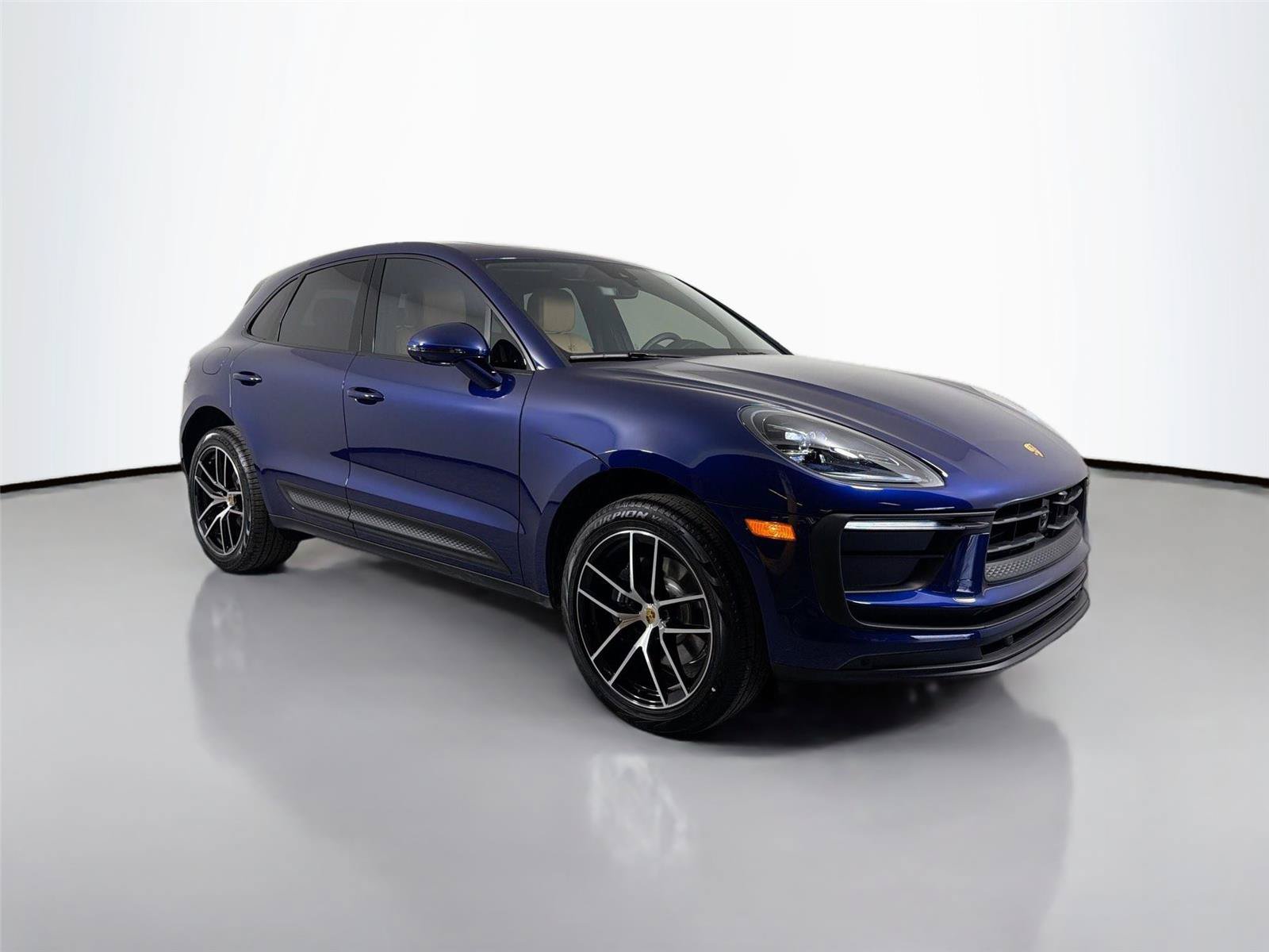 Certified 2026 Porsche Macan Turbo AWD/4WD image 9