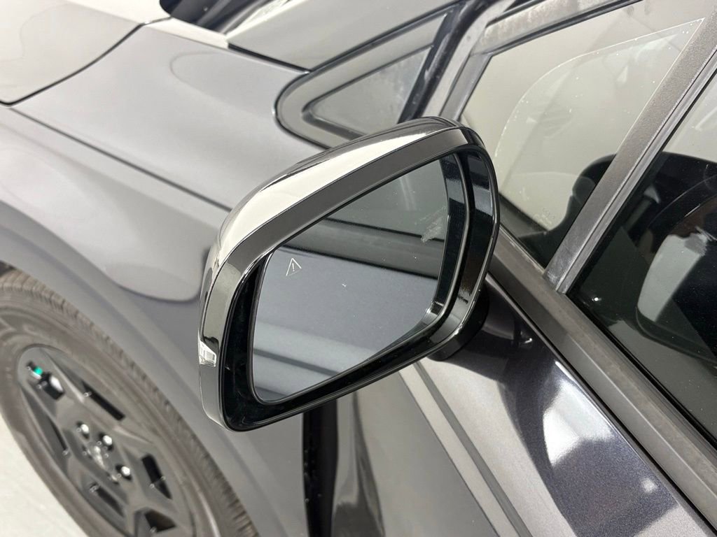 Used 2025 Kia Carnival image 13