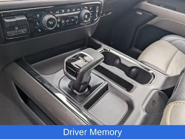 Used 2022 Chevrolet Silverado 1500 ZR2 w/ Technology Package AWD/4WD image 21