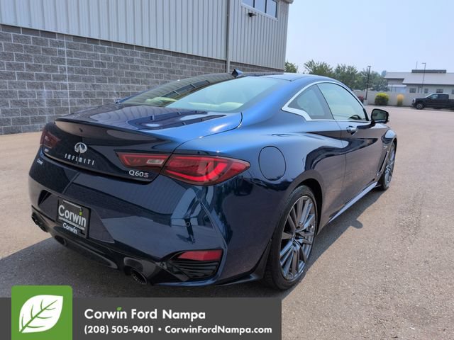 Used 2017 INFINITI Q60 Red Sport 400 AWD/4WD image 3