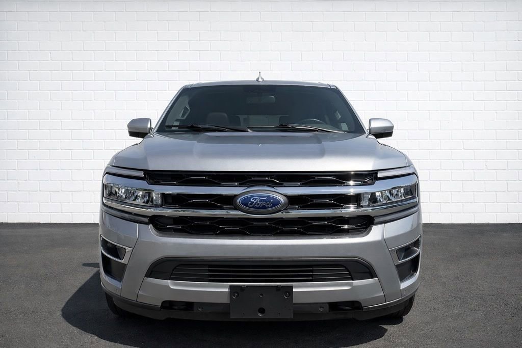 Used 2023 Ford Expedition Limited AWD/4WD image 2