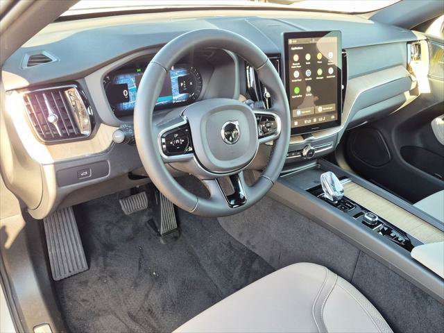 New 2027 Volvo XC60 B5 Plus AWD/4WD image 7