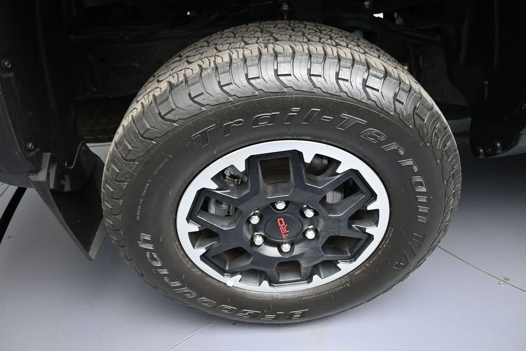 Certified 2024 Toyota Tacoma TRD Off-Road AWD/4WD image 12