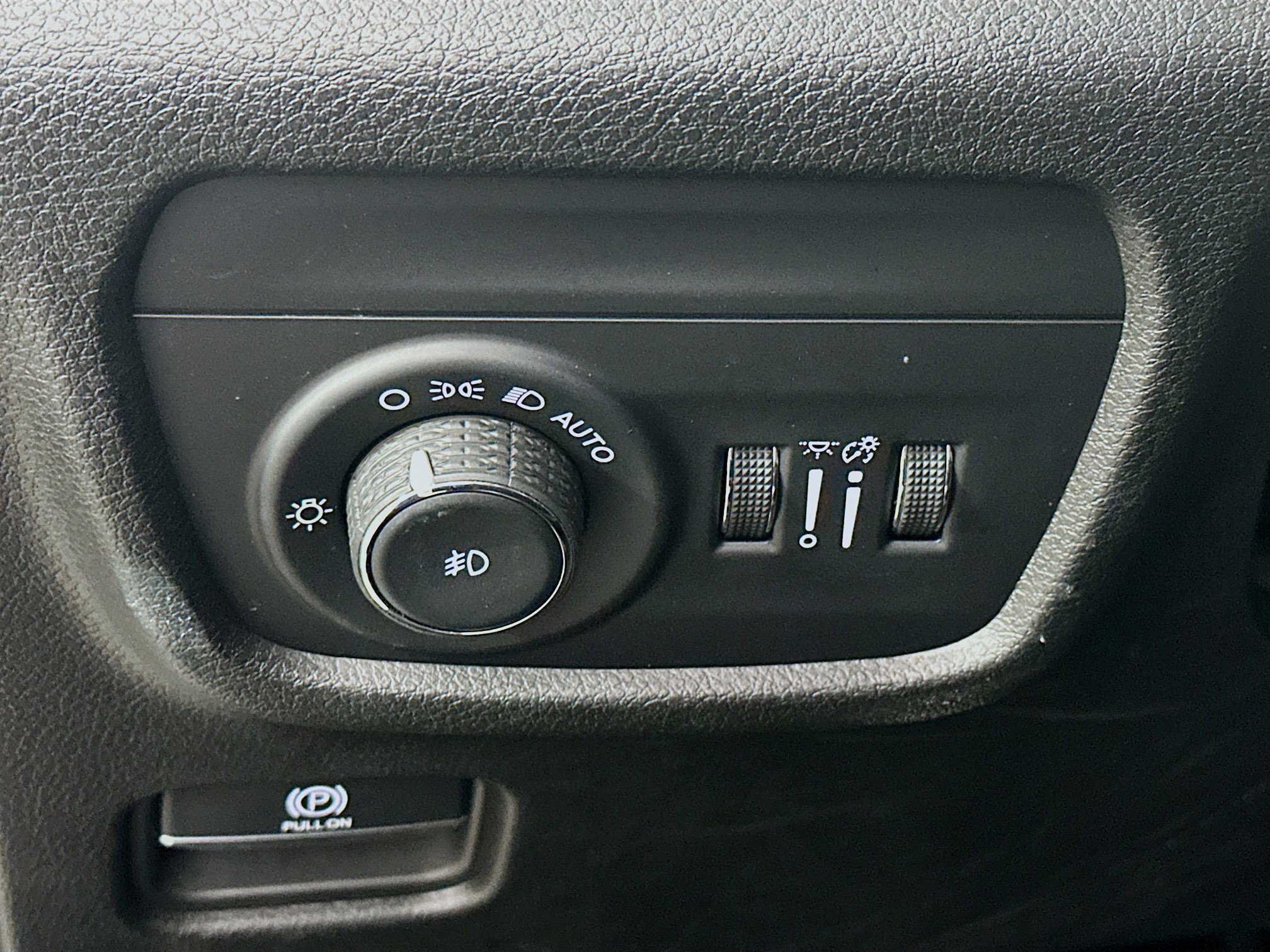 Used 2023 Jeep Grand Cherokee L Limited image 16