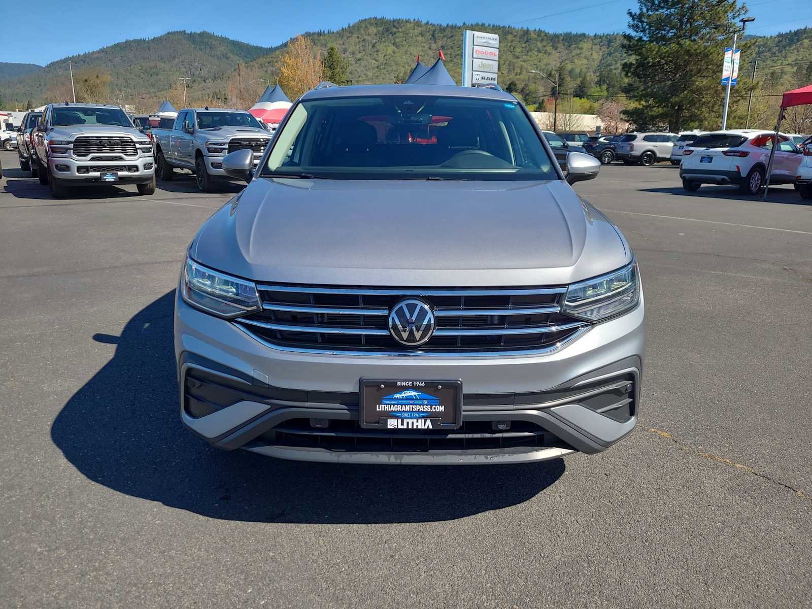 Used 2022 Volkswagen Tiguan SE image 14