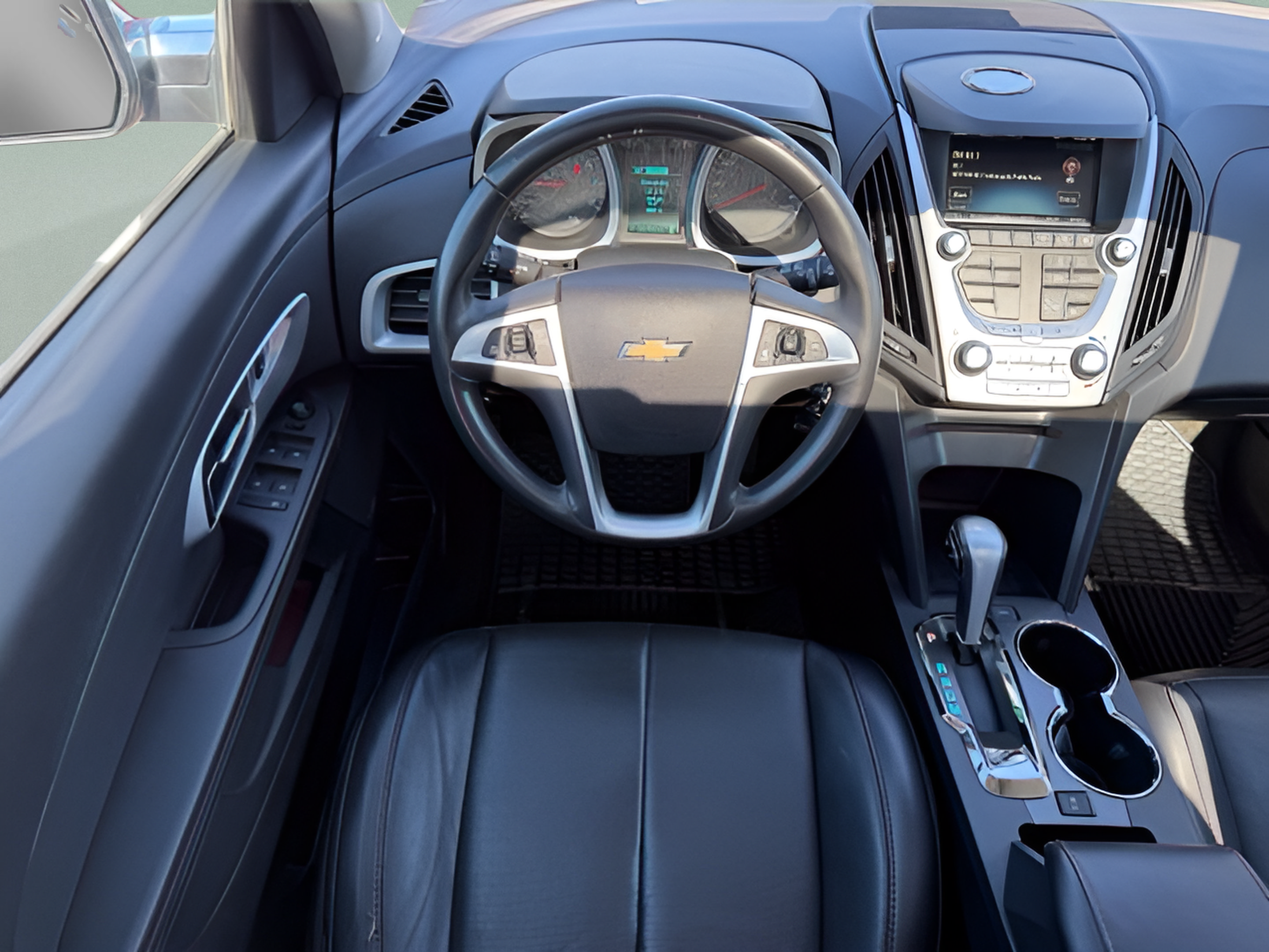 Used 2015 Chevrolet Equinox LT w/ Chrome Appearance Package AWD/4WD image 12