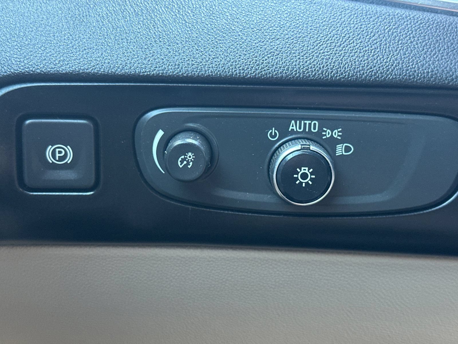 Used 2019 Buick Enclave Essence w/ LPO, Luxury Package AWD/4WD image 33