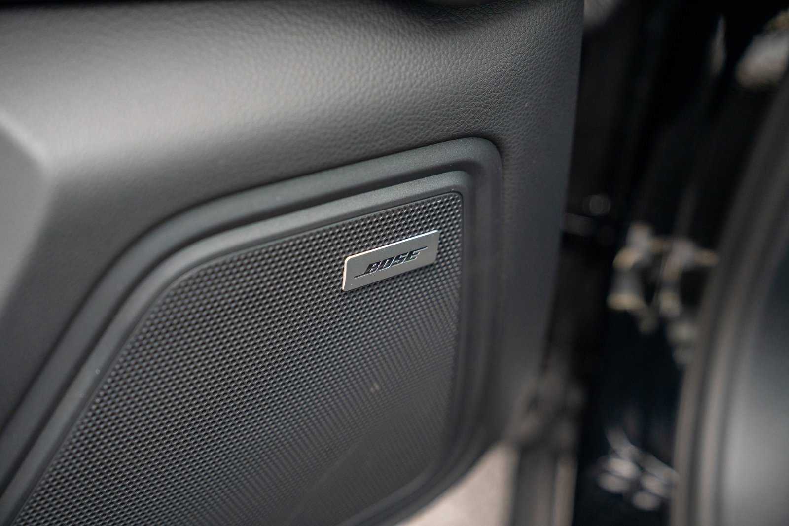 Certified 2025 Porsche Macan image 11