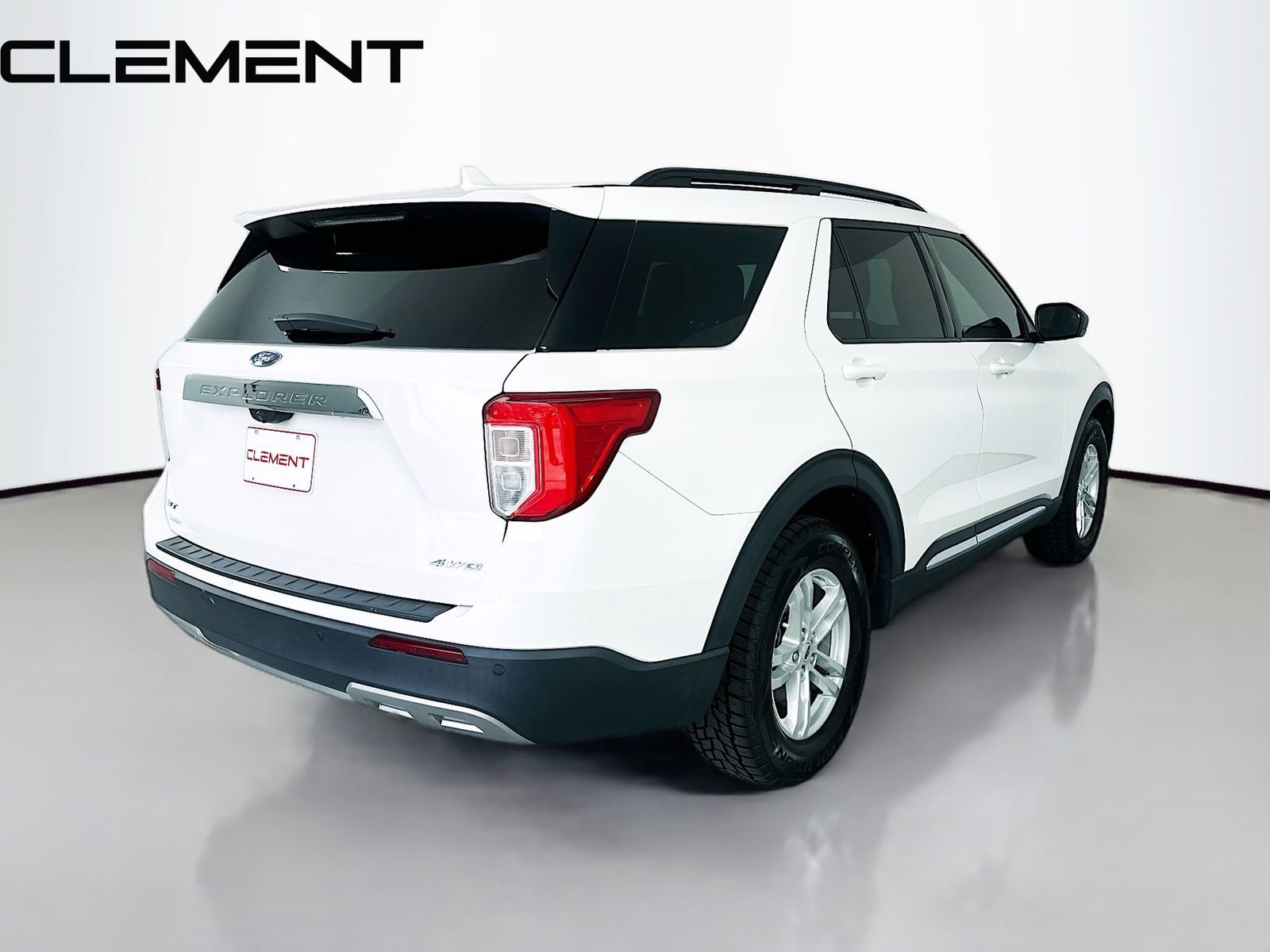 Used 2022 Ford Explorer XLT w/ Equipment Group 202A AWD/4WD image 7