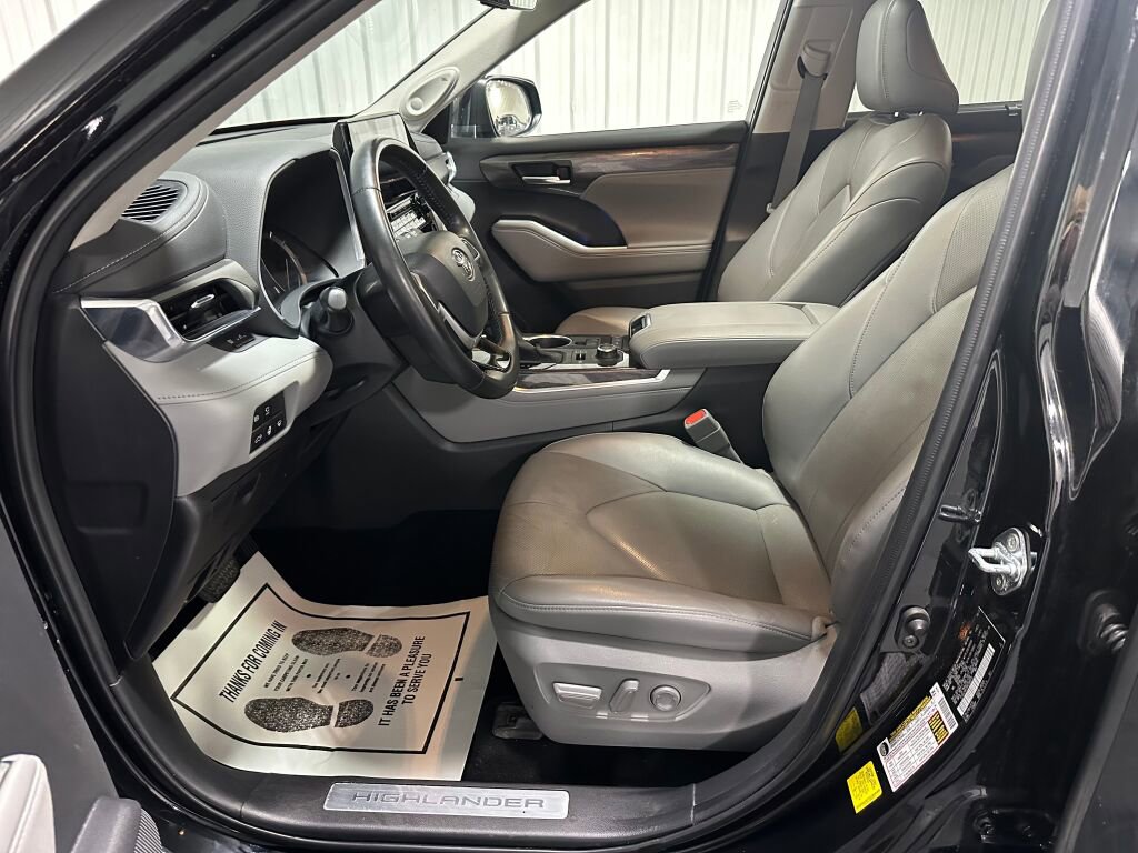 Used 2022 Toyota Highlander Limited AWD/4WD image 10
