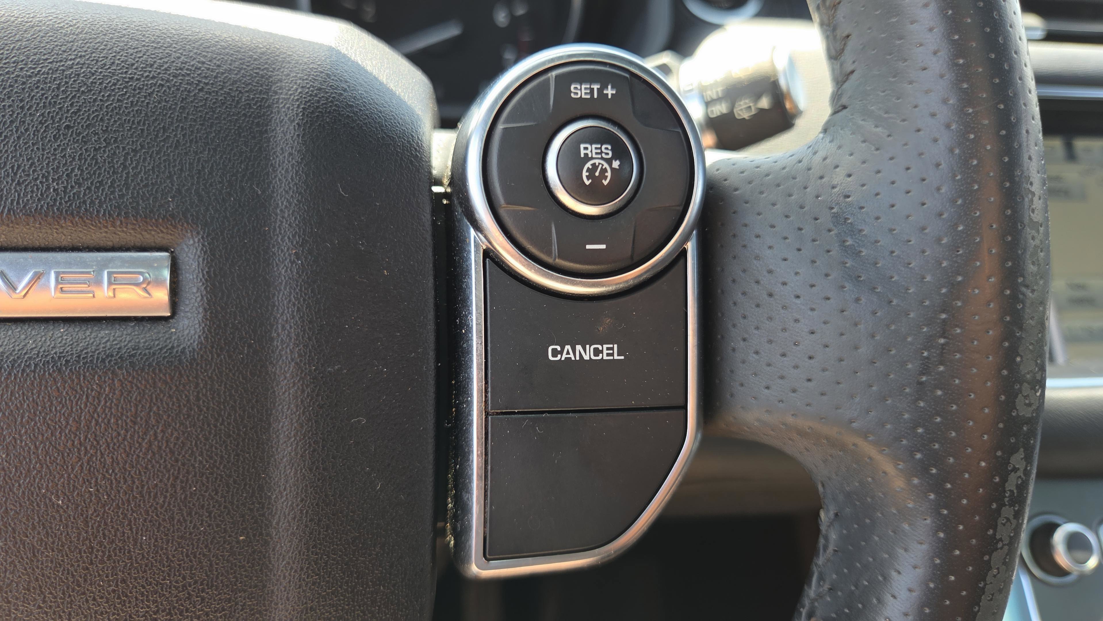 Used 2016 Land Rover Range Rover Sport SE AWD/4WD image 28