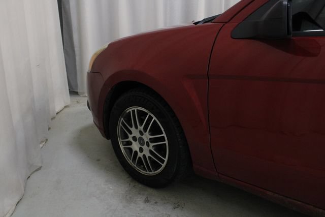 Used 2011 Ford Focus SE w/ Sedan SE Appearance Pkg FWD image 27