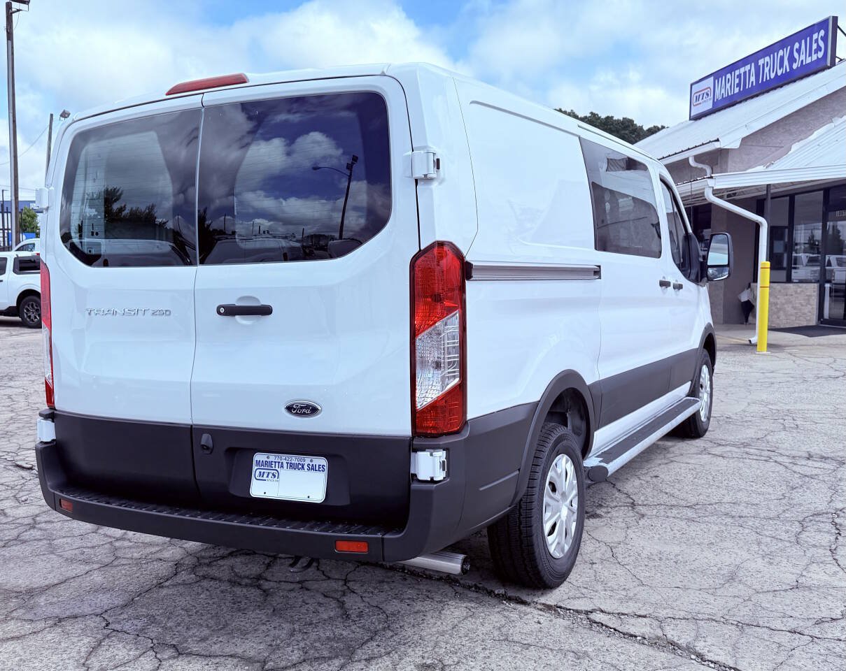 Used 2025 Ford Transit 250 Low Roof w/ Exterior Upgrade Package RWD image 8