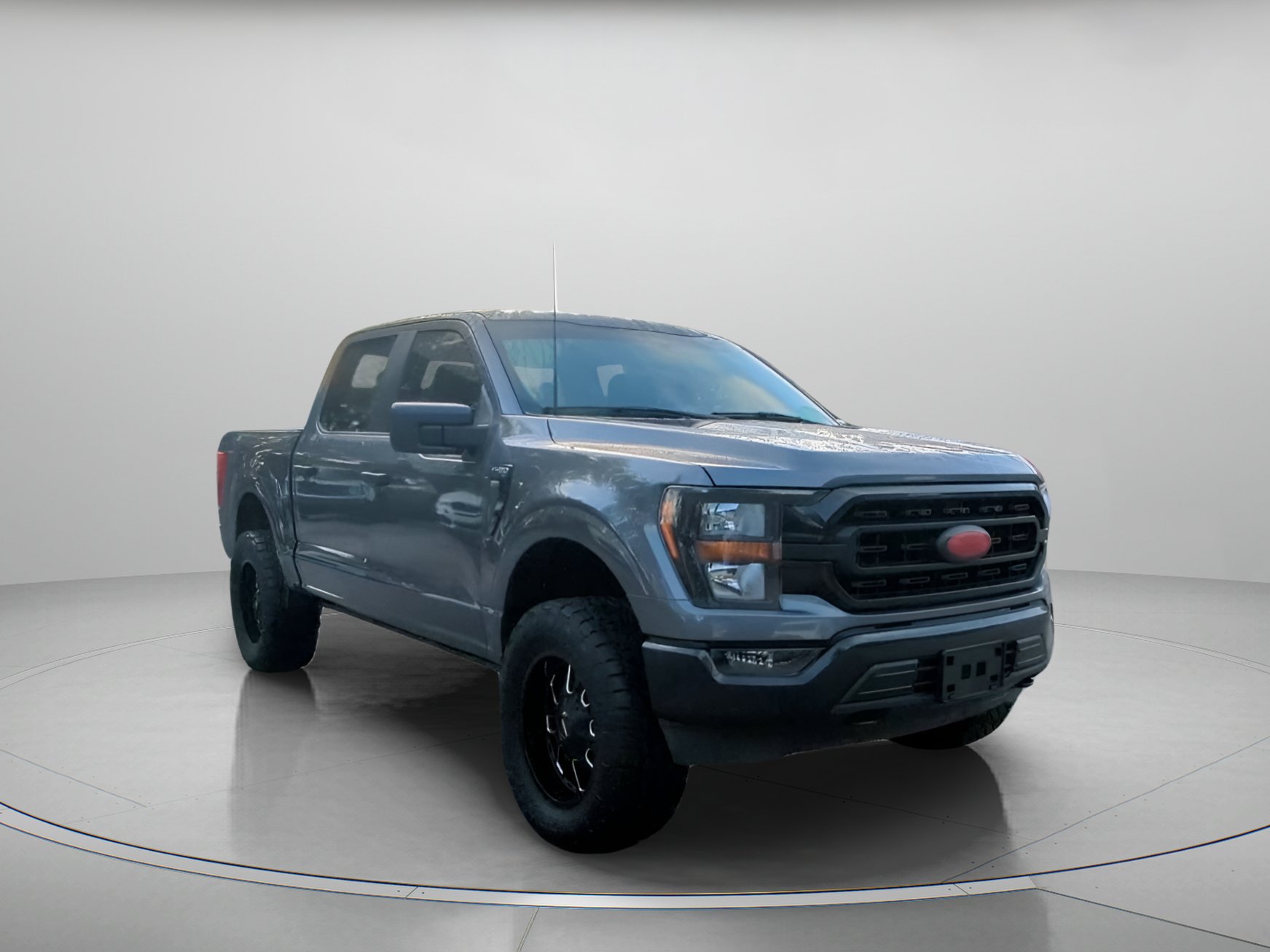 Used 2023 Ford F150 XLT w/ Bed Utility Package AWD/4WD image 4