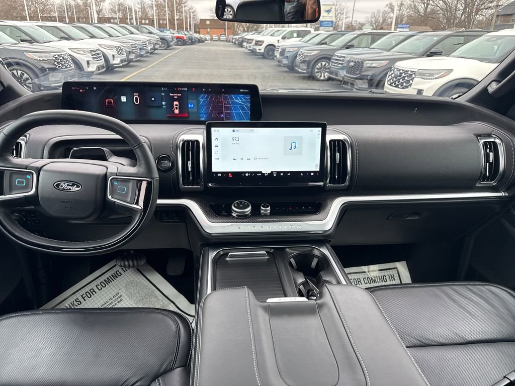 Used 2025 Ford Expedition Platinum w/ Stealth Appearance Package image 24