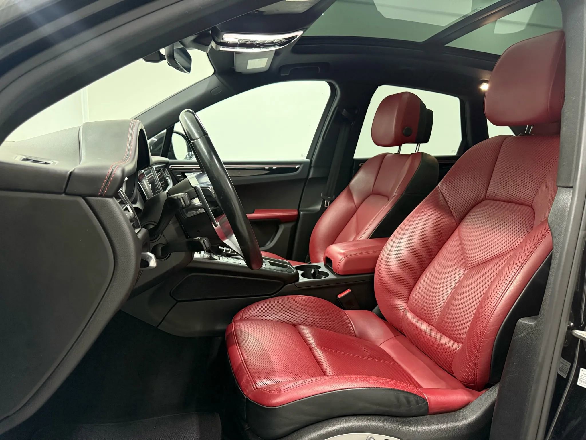 Used 2019 Porsche Macan Sport Edition image 12