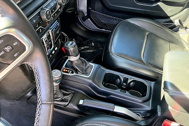 Used 2020 Jeep Wrangler Unlimited Sahara image 14