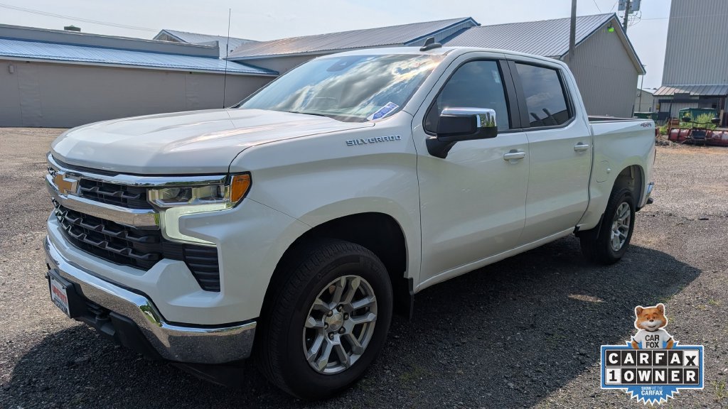 Used 2023 Chevrolet Silverado 1500 LT AWD/4WD image 3