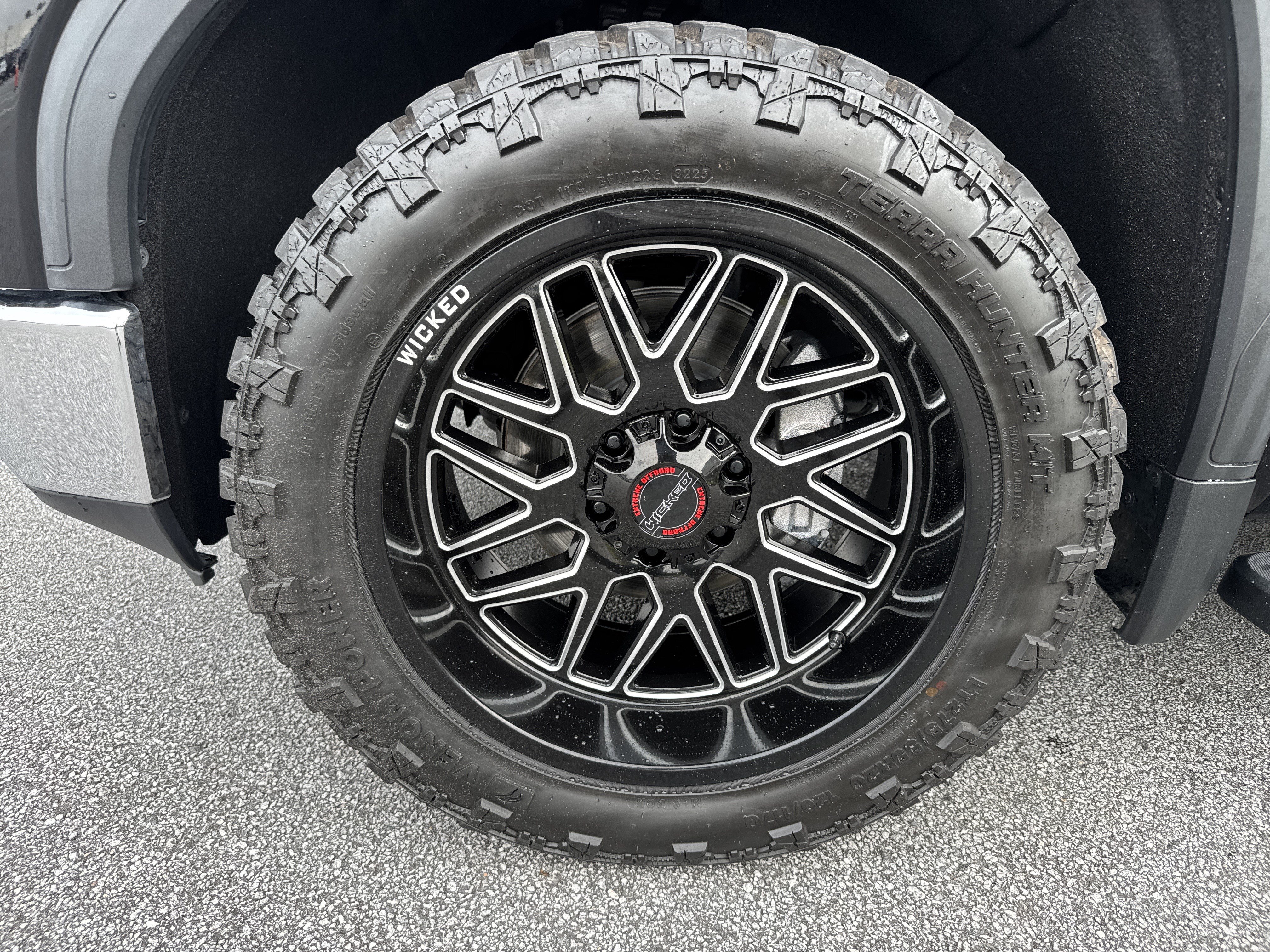 Used 2020 GMC Sierra 1500 SLT w/ SLT Premium Plus Package AWD/4WD image 13