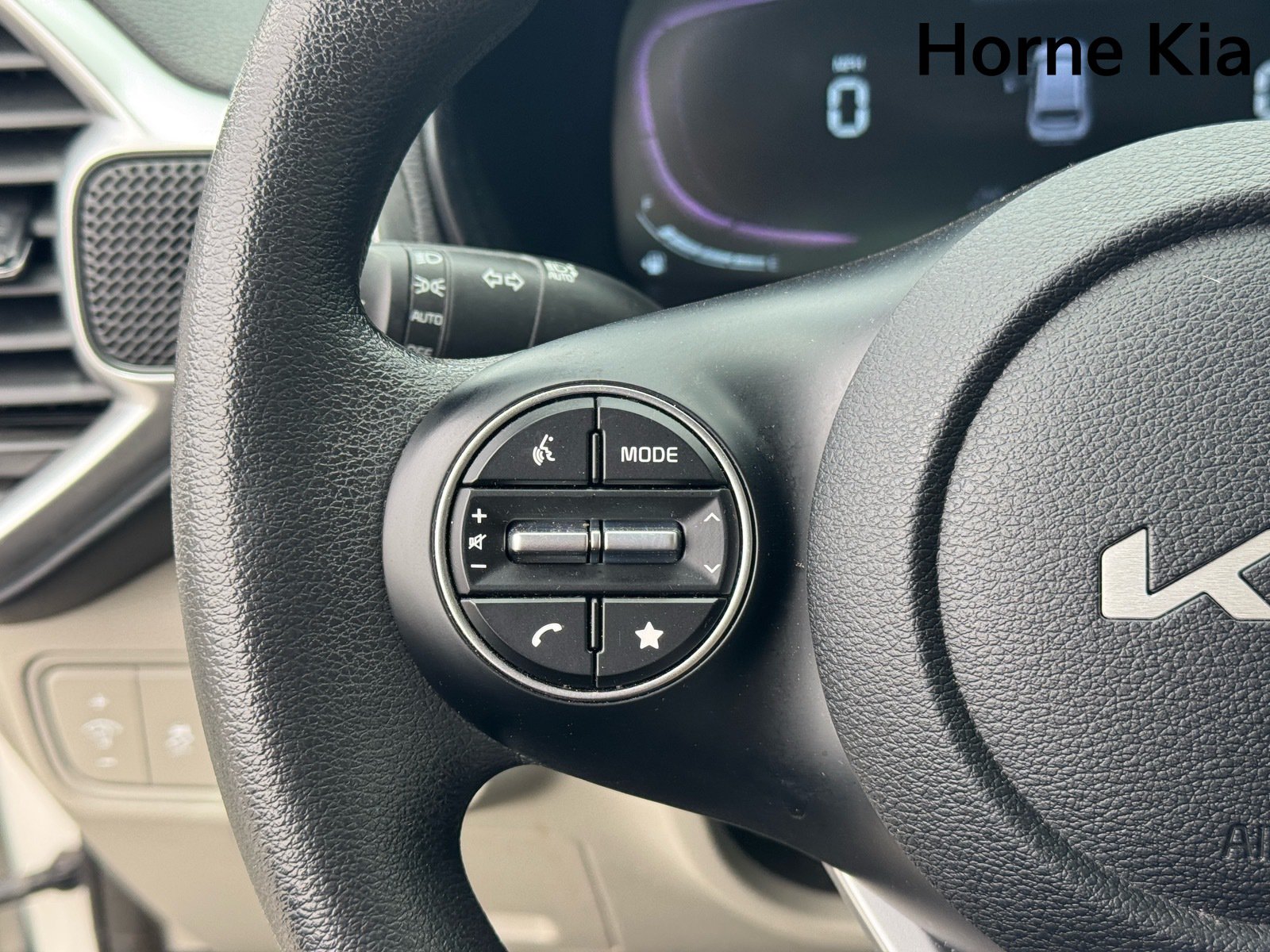 Certified 2023 Kia Soul LX FWD image 18