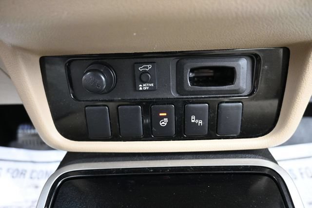 Used 2018 Mitsubishi Outlander GT AWD/4WD image 17