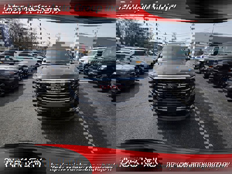 Used 2025 GMC Acadia Elevation image 2