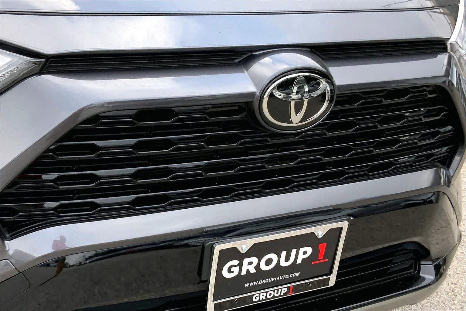 Used 2025 Toyota RAV4 XSE image 29