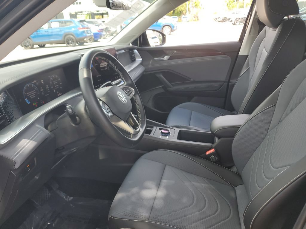 Certified 2026 Volkswagen Tiguan SE FWD image 23