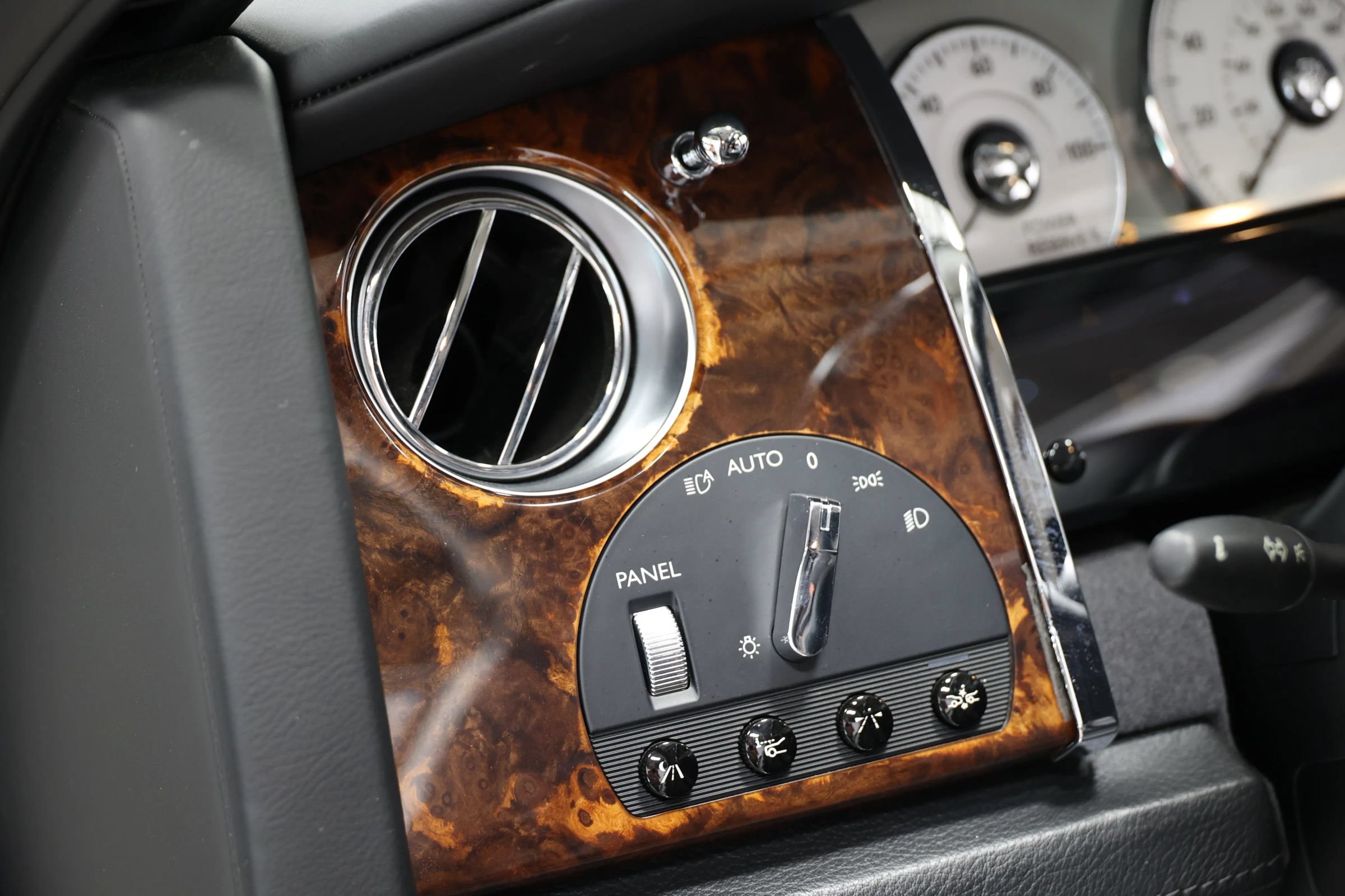 Used 2013 Rolls-Royce Ghost RWD image 23